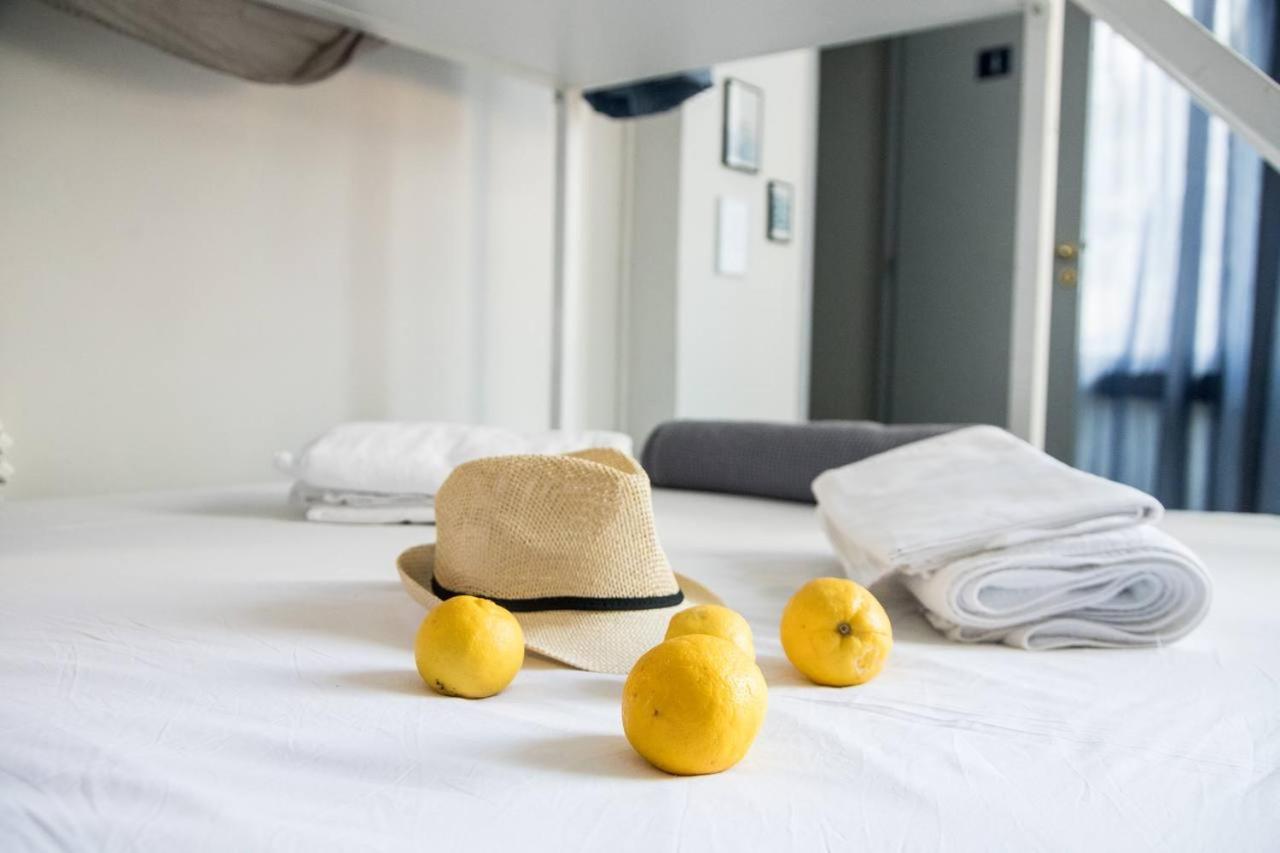 Let Me Take My Bunk Bed Hostel Athena Bagian luar foto