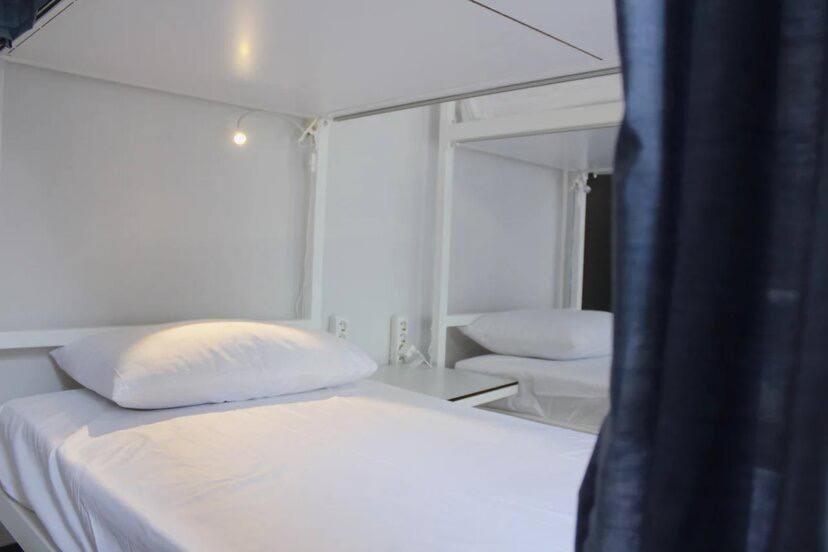 Let Me Take My Bunk Bed Hostel Athena Bagian luar foto